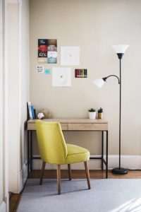 Drewniane krzesła do kuchni: inspiracje i pomysły na stylowe aranżacje